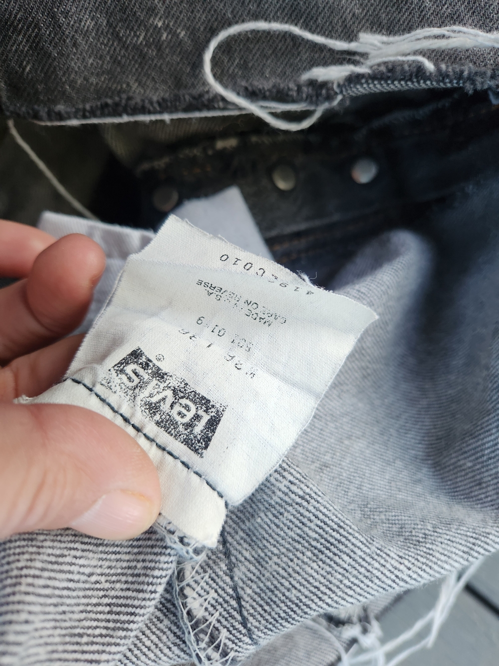 Levi's Black Denim Frayed Hem Mini Skirt - Picture 7 of 8